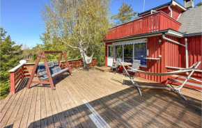 4 Bedroom Gorgeous Home In Gressvik Stensvik